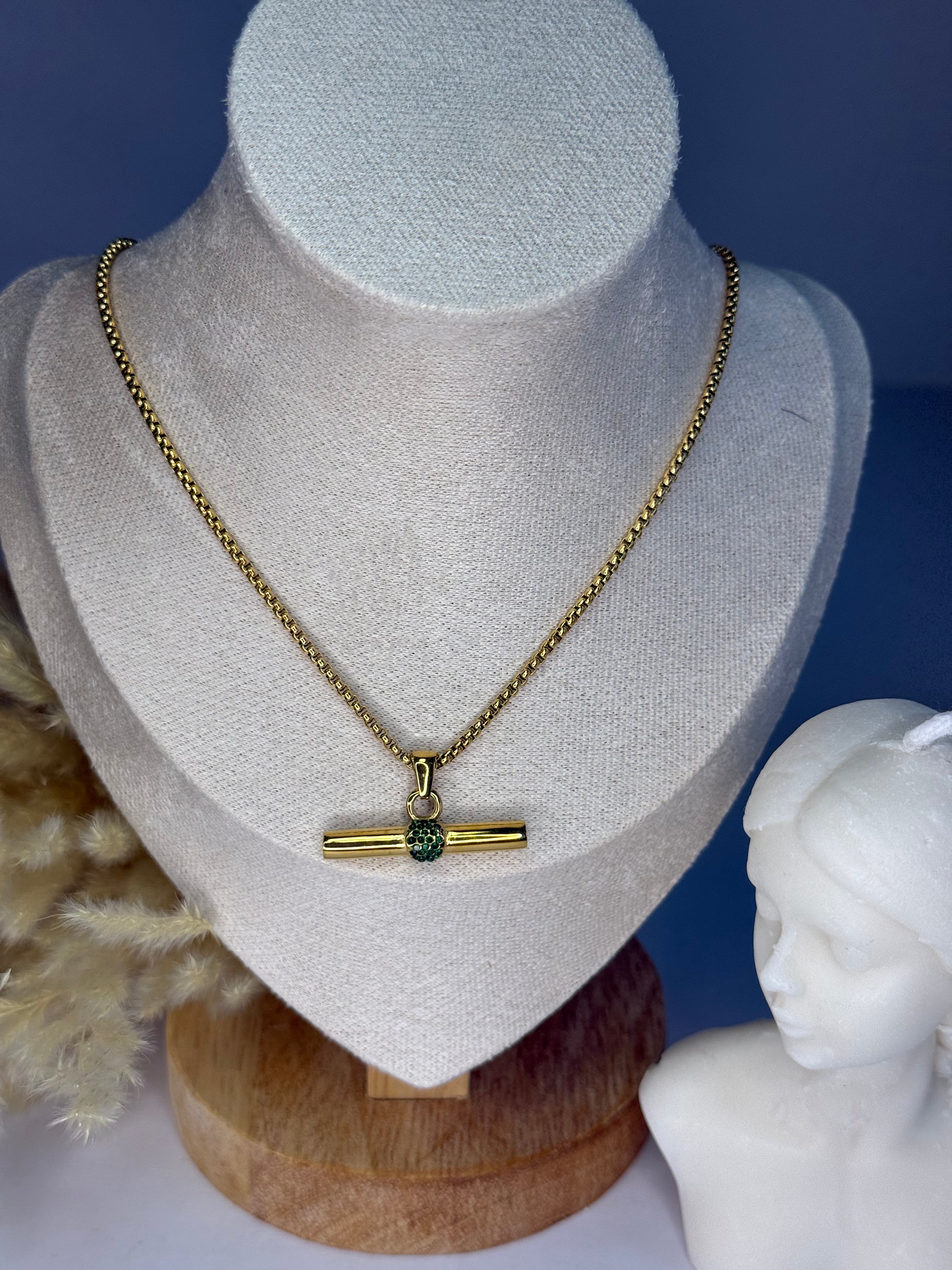 Majestic chin necklace