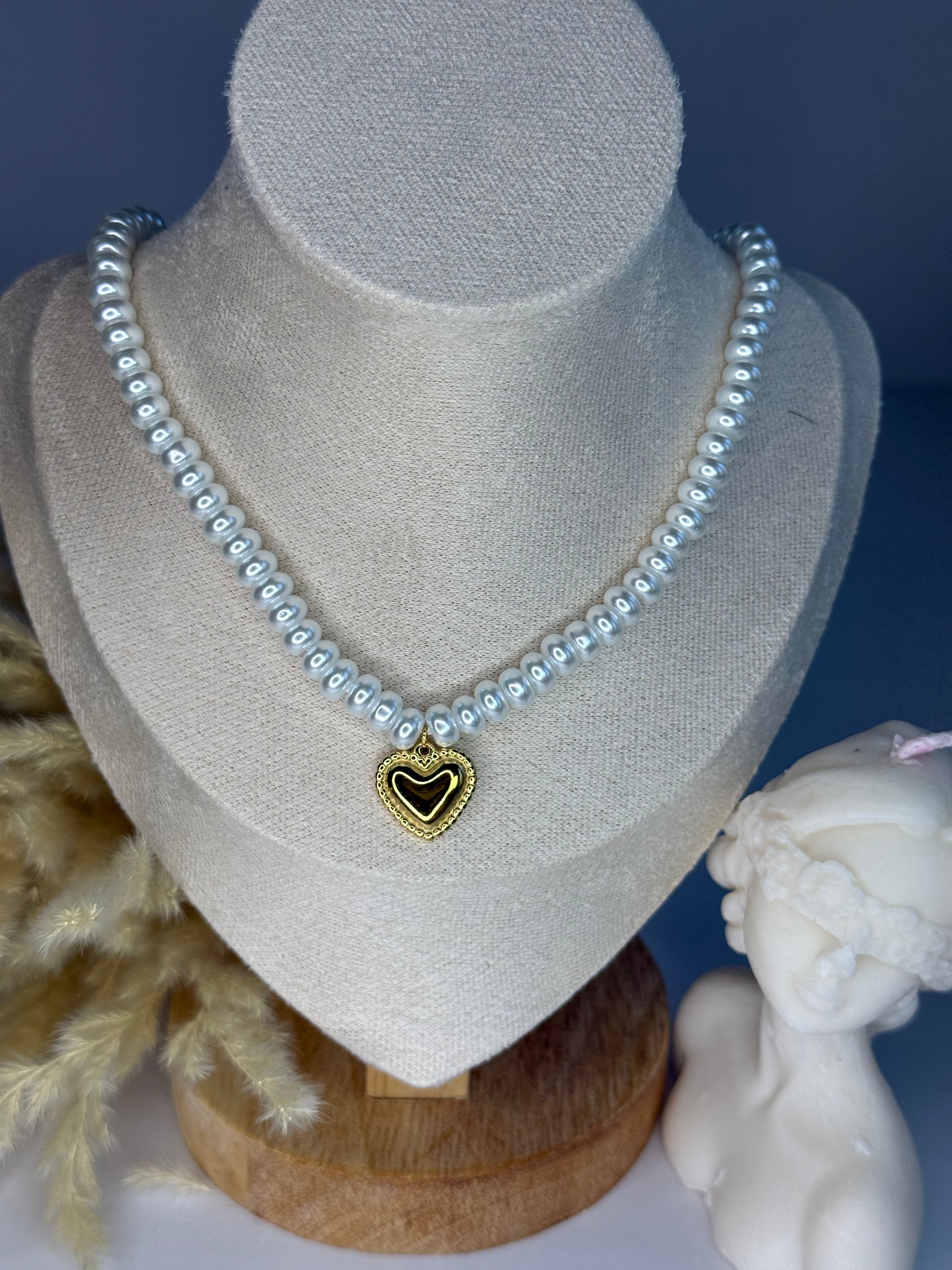 Pearly heart necklace