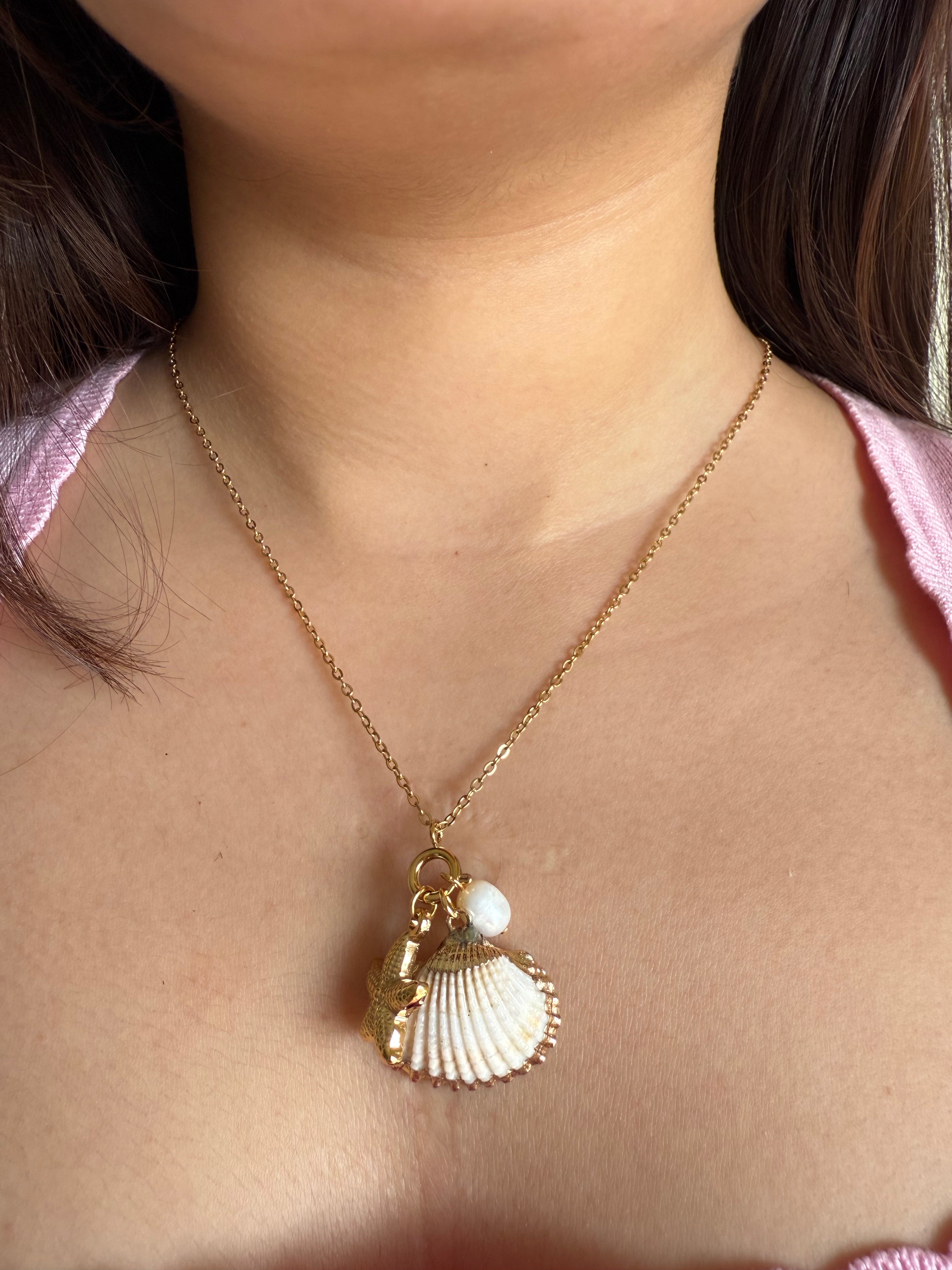 Star Gold shell Necklace