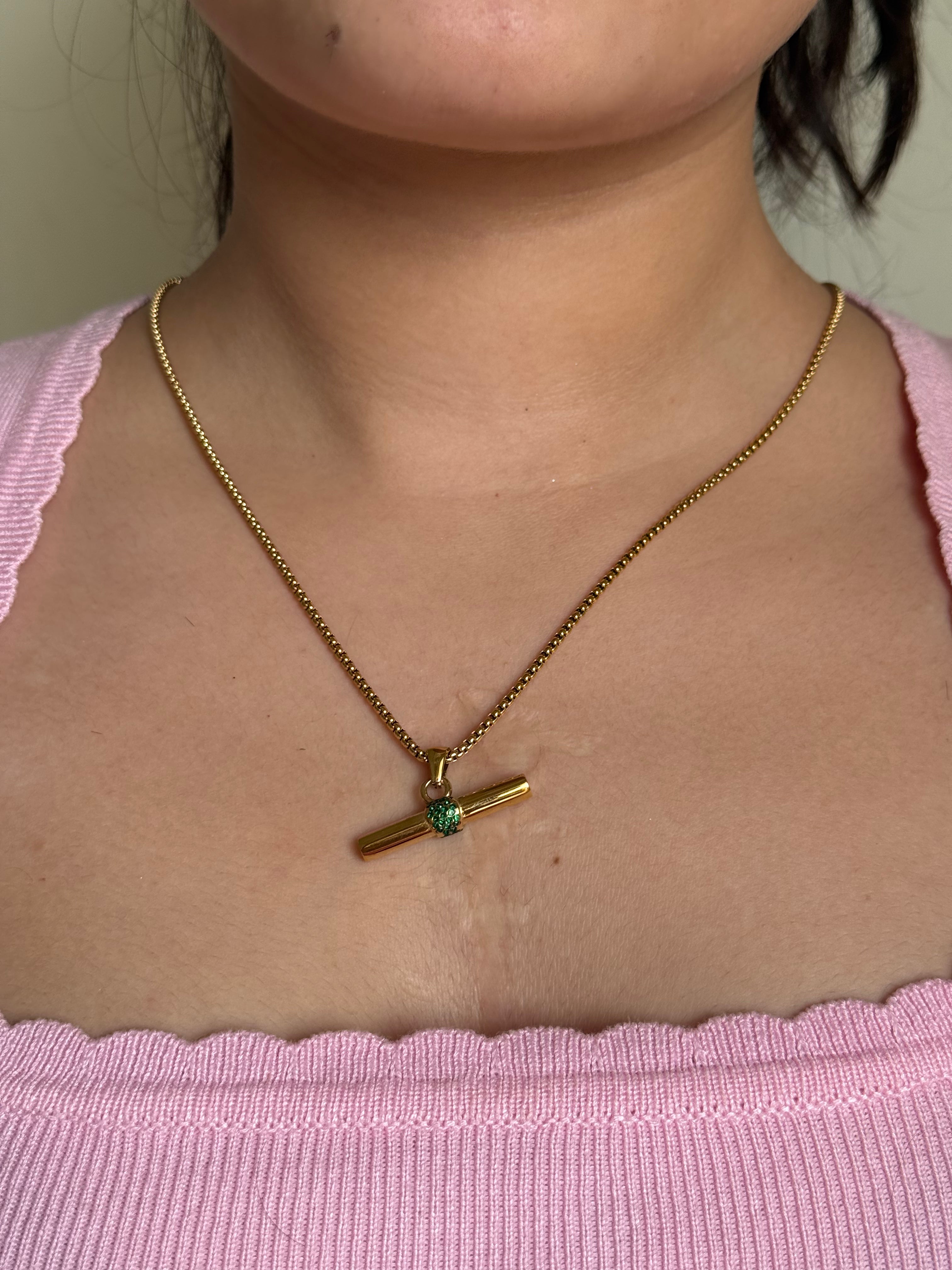 Majestic chin necklace