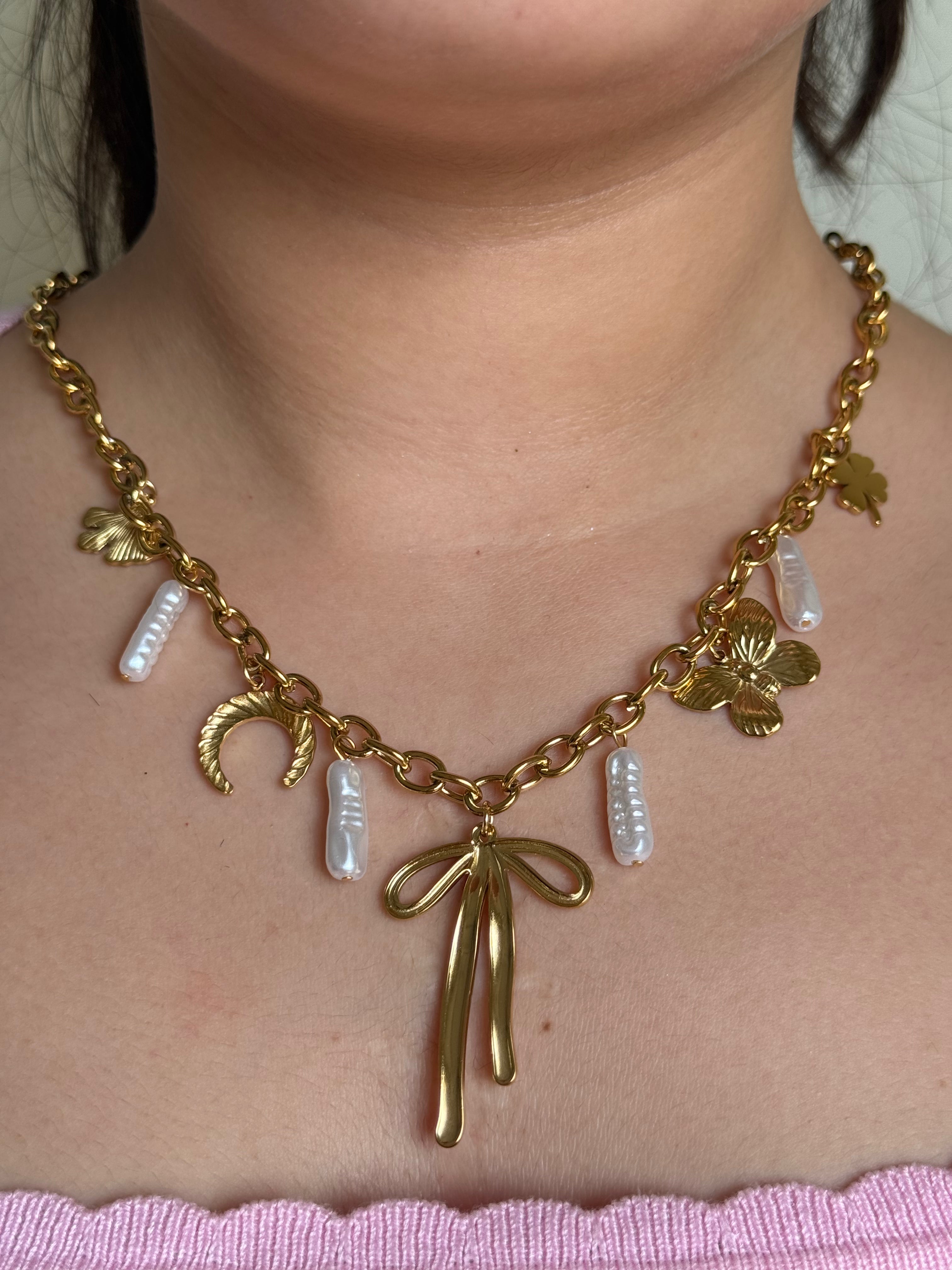 Bow charm necklace