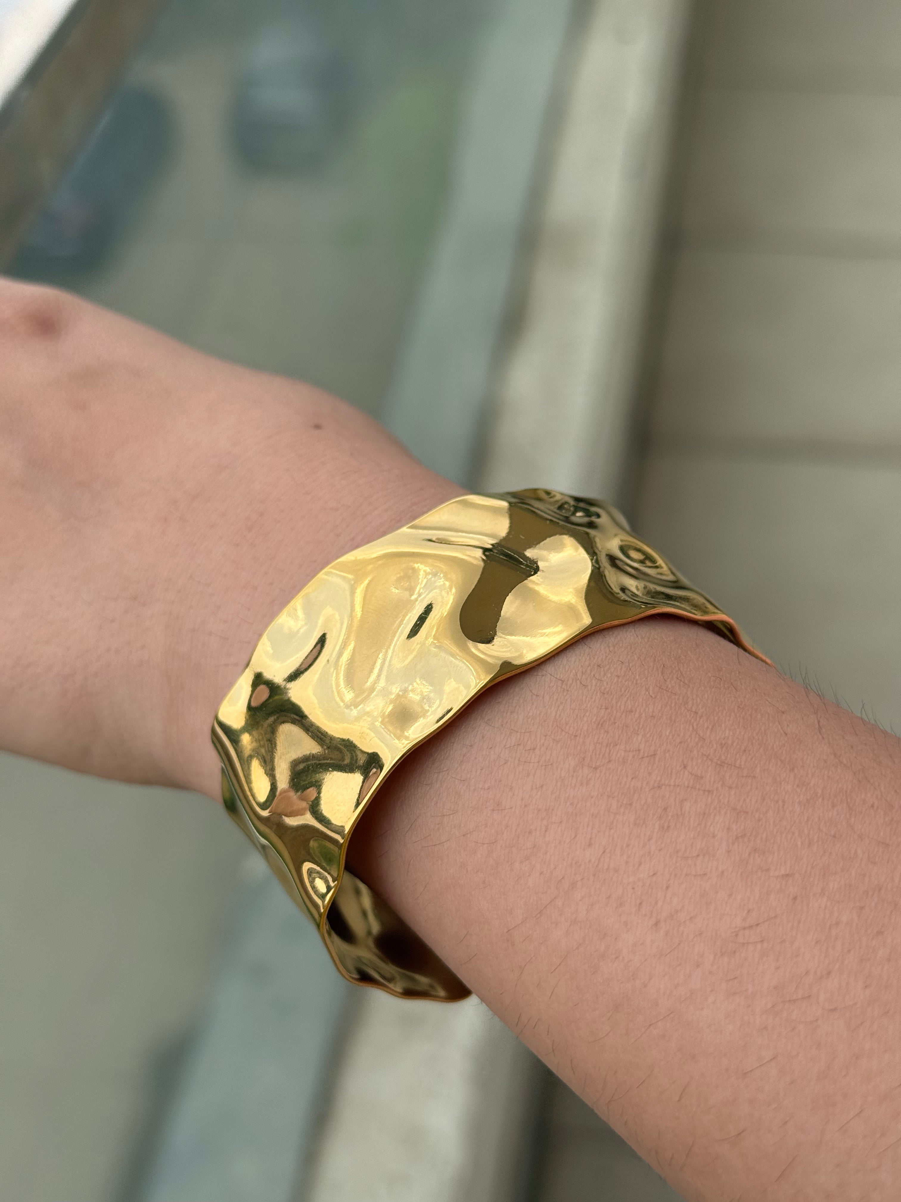 The royal gold Bracelet