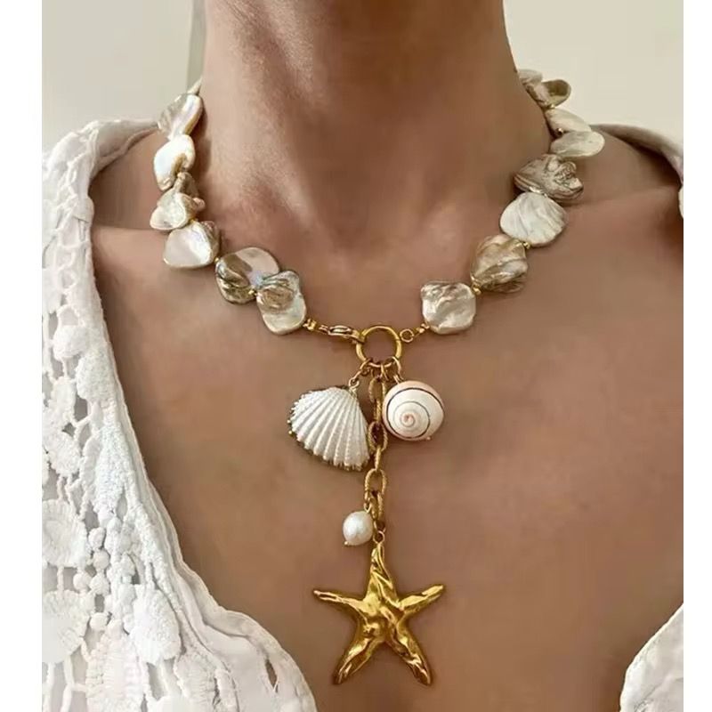 Beachy star Necklace