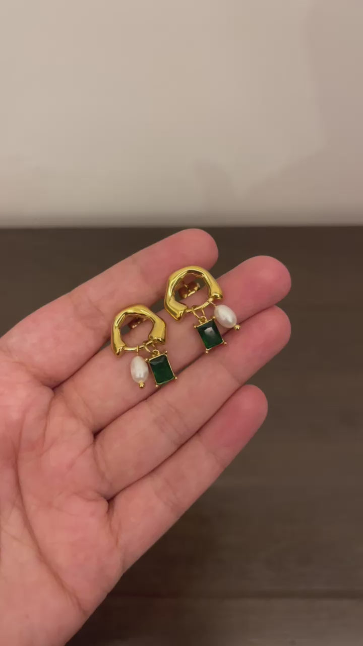 Emerald dainty earrings