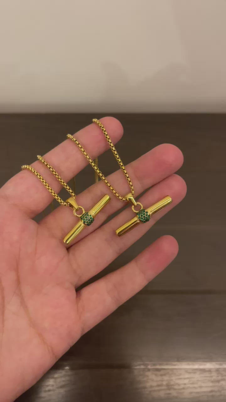 Majestic chin necklace