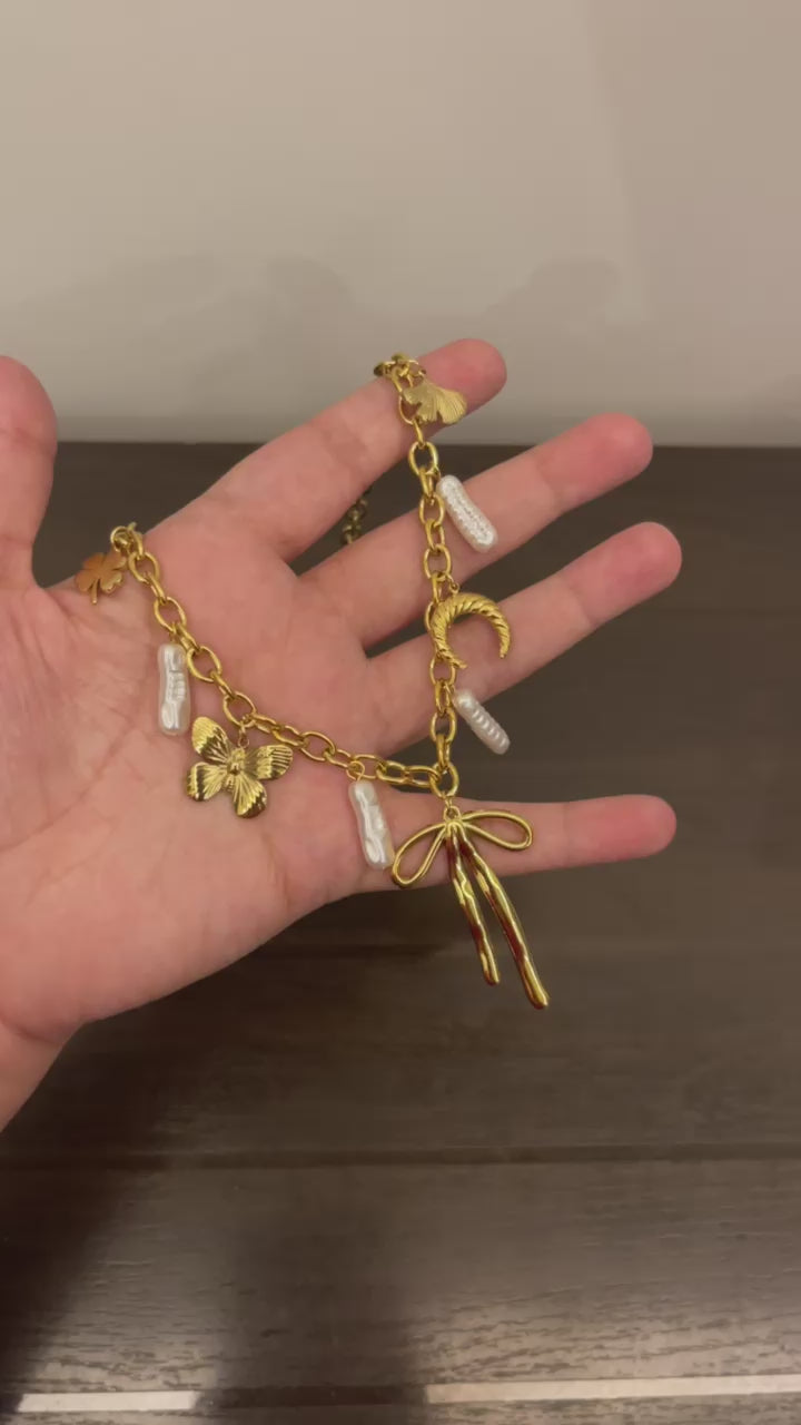 Bow charm necklace